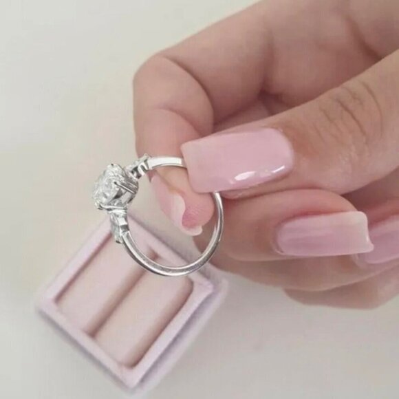 NWT Statement Ring 14K White Gold Plated Oval Cut Solitaire Cubic Zirconia Sz. 8 - Picture 5 of 11